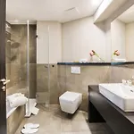 Strandhotel Luv Szálloda