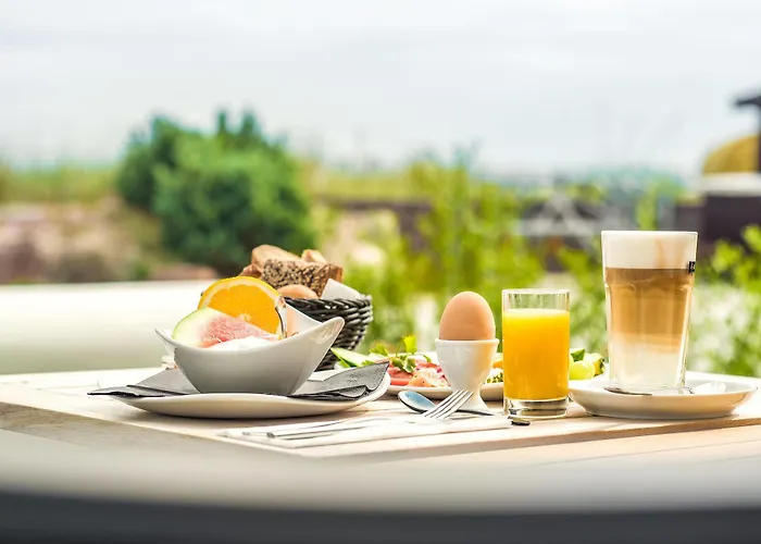 Отель Strandhotel Luv Тиммендорфер-Штранд